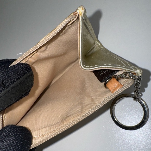Coach Outlet Wallet with key ring - Picture 4 of 6